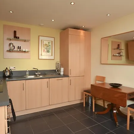 Spacious City Centre Centurion Square *